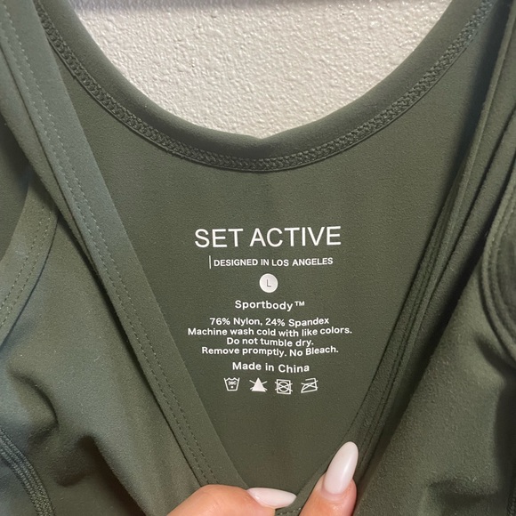 Set - Picture 5 of 6